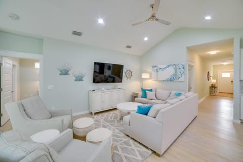 West End Home with Yard Less Than 1 Mi to Beach Access! House in Sunnyside