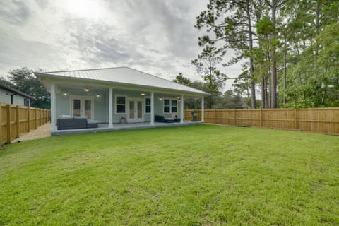 West End Home with Yard Less Than 1 Mi to Beach Access! House in Sunnyside