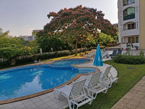 Garden view, Swimming pool