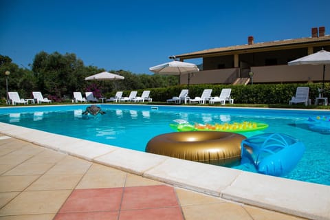 Swimming pool, Public Bath