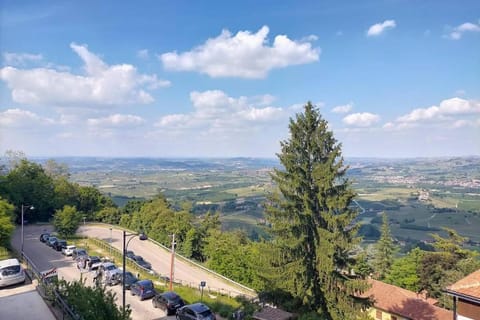 Le tre sorelle House in La Morra