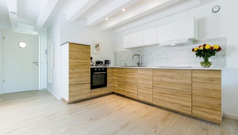 Kitchen or kitchenette, kitchen, kitchen