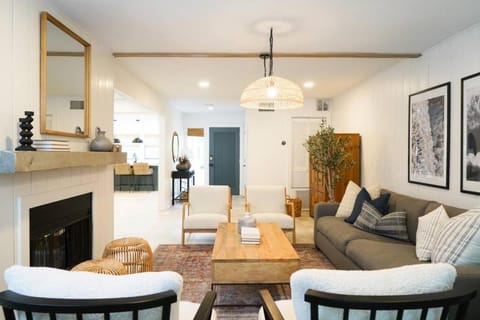 Remodeled 4BR Pool Home/IMG Golf View/Near Beaches House in Longboat Key