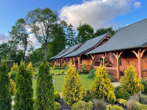 Property building, Day, Natural landscape, Garden, Garden view