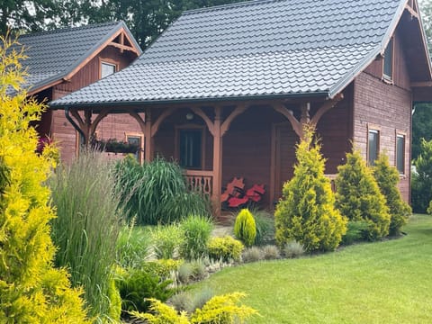 Property building, Day, Natural landscape, Garden, Garden view