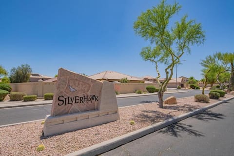 Boho Chic Arizona Villa w Pool & Mini Golf Villa in Casa Grande