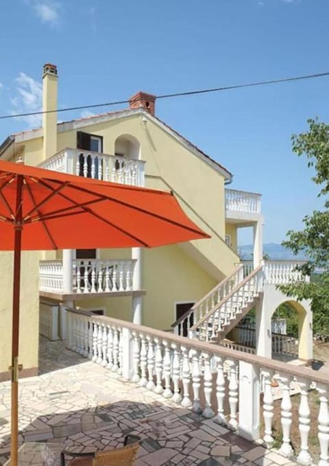 Property building, Patio, Massage, Coffee/tea facilities