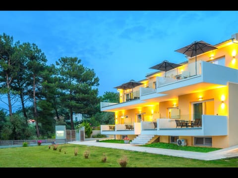 LUNAR Apartment hotel in Thasos
