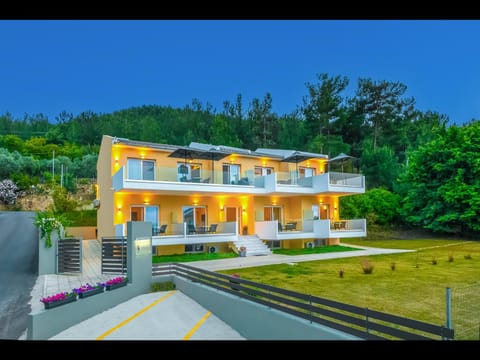 LUNAR Apartment hotel in Thasos