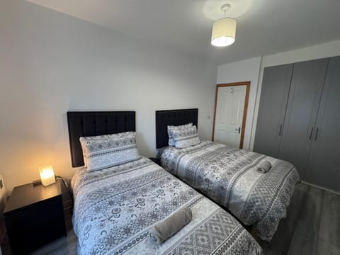 Modern Apartment good distance from Dublin City and Airport 4people Apartment in Dublin