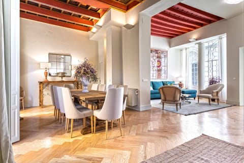 Communal lounge/ TV room, TV and multimedia, Living room, Lounge or bar, Dining area
