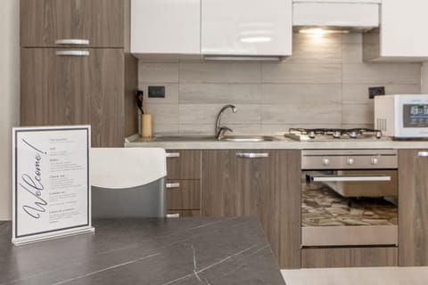 Kitchen or kitchenette, pet friendly, stove