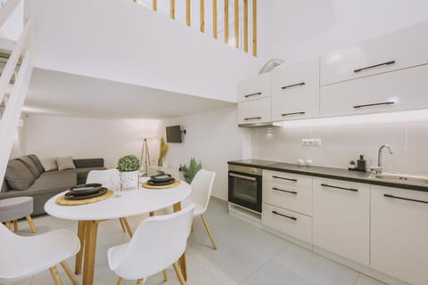 Coffee/tea facilities, Living room, Dining area, kitchen, kitchen