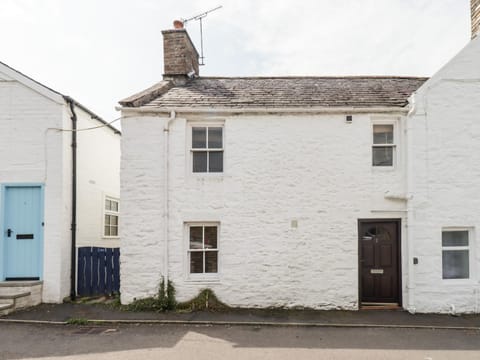 2 Burnside Place House in Kirkcudbright
