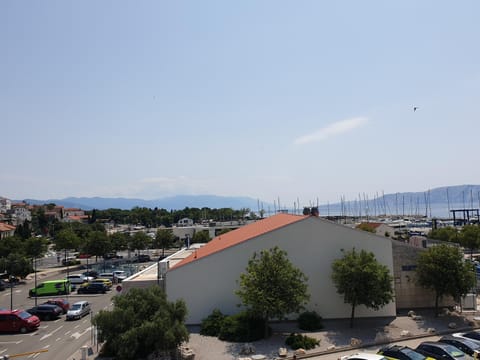 On-site shops, Sea view