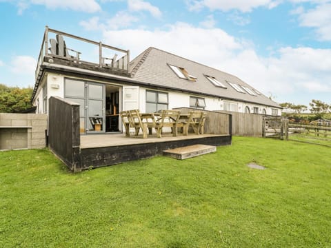 Bwthyn Awel House in Cylch-y-Garn