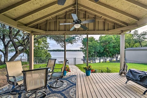 Lakefront Home Less Than 3 Miles to Historic Granbury! House in Granbury