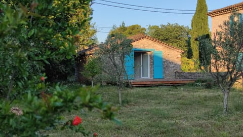 Property building, Garden, Balcony/Terrace