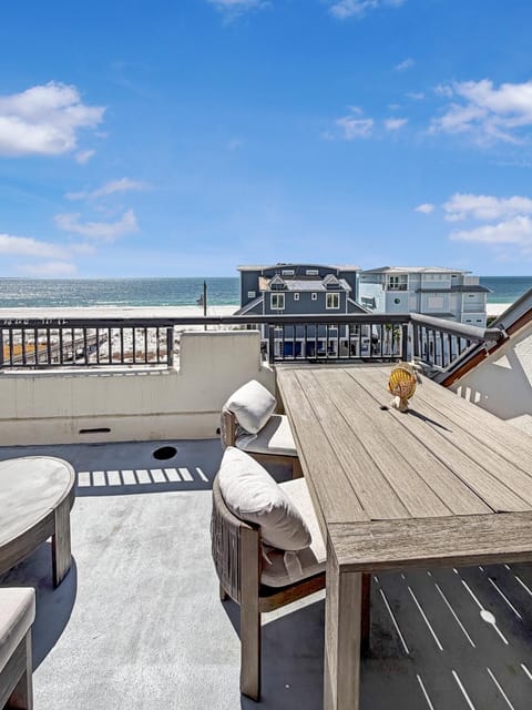 Day, Natural landscape, View (from property/room), Balcony/Terrace, Seating area