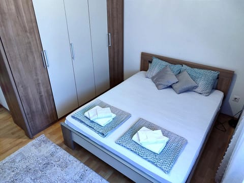 Bed, Photo of the whole room, Bedroom, towels, wardrobe