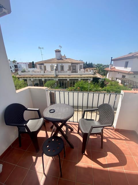 Property building, Off site, Balcony/Terrace, City view, Street view