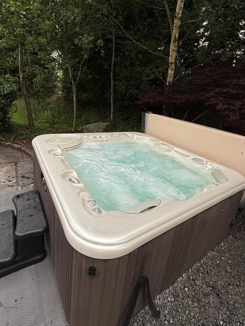 Bluebell Cottage - with hottub Bed and Breakfast in Newry