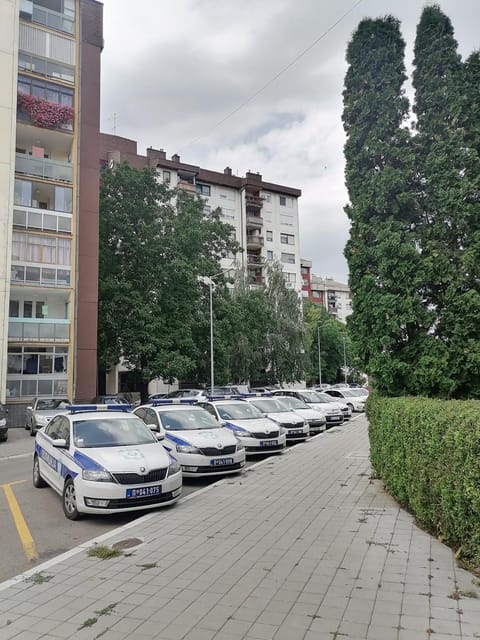 Neighbourhood, Street view, Parking