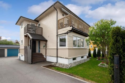 Property building, Day, Street view