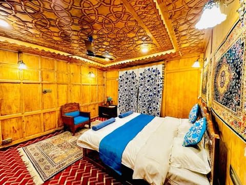 Bed, Photo of the whole room, Bedroom, Breakfast, wardrobe