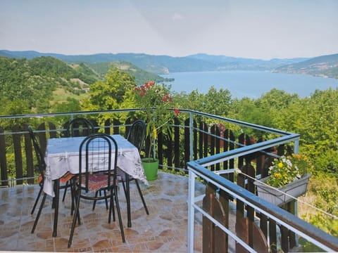 Apartman Jaredić - Private Accommodation, Privatni Smeštaj Apartment in Serbia