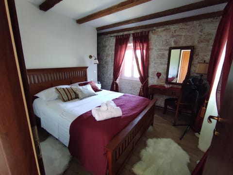 ORIGINAL MEDITERRANEAN STONE HOUSE House in Šibenik-Knin County, Croatia