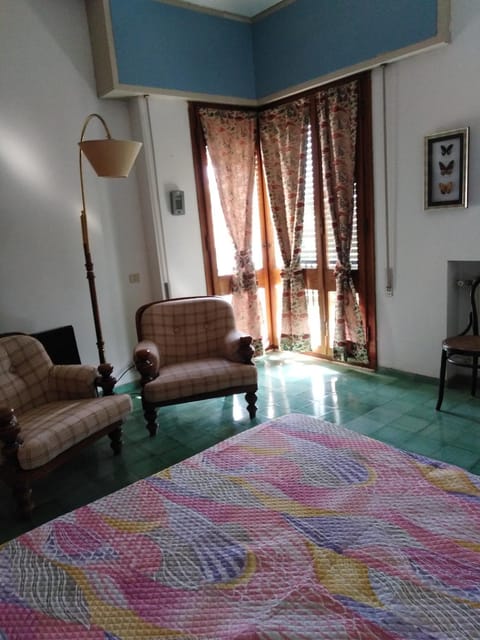 Il semaforo Una o due camere matrimoniali con bagno a pochi passi dal centro Pietrasanta, con Wi-Fi Bed and Breakfast in Pietrasanta