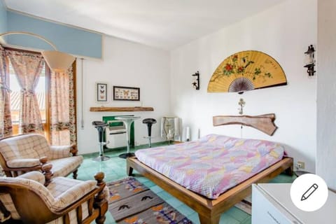 Il semaforo Una o due camere matrimoniali con bagno a pochi passi dal centro Pietrasanta, con Wi-Fi Bed and Breakfast in Pietrasanta