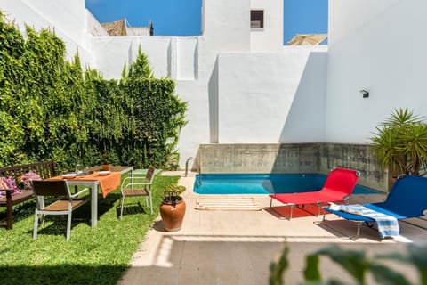 Patio, Swimming pool
