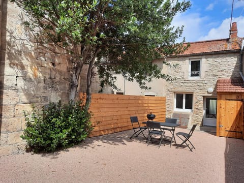 Property building, Patio, Inner courtyard view
