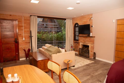 Communal lounge/ TV room, TV and multimedia, Living room, Seating area