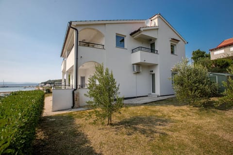 Mariva Apartments Apartment in Lopar