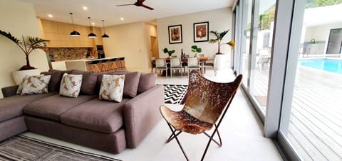 Living room, Seating area, Dining area