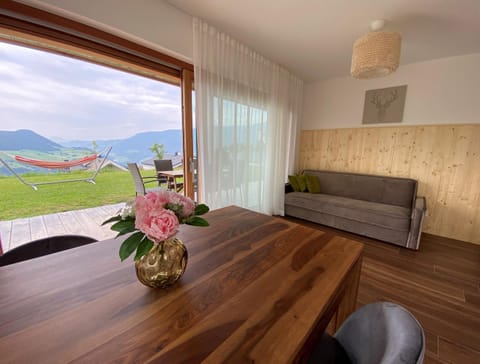 Living room, Seating area, Dining area, Mountain view