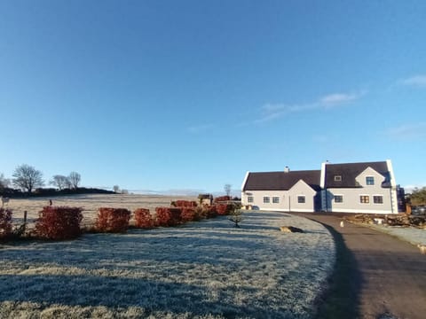 Self catering upstairs apartment at Tradcottage Apartment in County Sligo