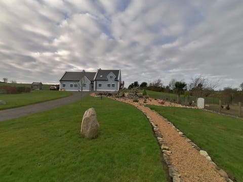 Self catering upstairs apartment at Tradcottage Apartment in County Sligo