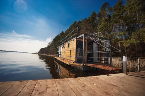 Property building, Day, Natural landscape, Lake view, River view