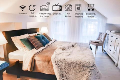 Bed, Photo of the whole room, Decorative detail, Bedroom