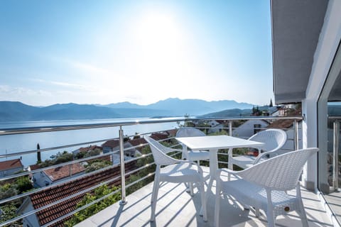 Balcony/Terrace, Mountain view, Sea view