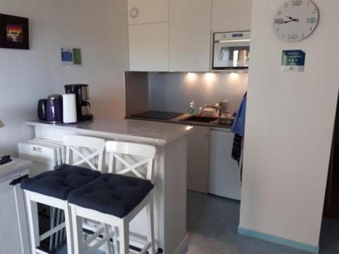 Kitchen or kitchenette, minibar, oven, pet friendly, stove, toaster