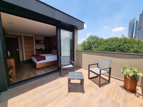 Bed, Day, View (from property/room), Balcony/Terrace, Photo of the whole room, Bedroom, City view