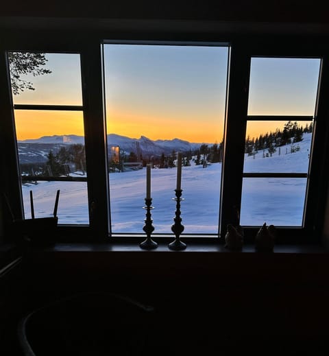 Nearby landmark, Winter, Mountain view, Sunset