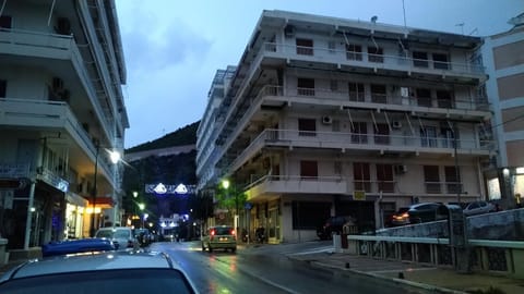 Property building, Facade/entrance, City view, Street view, Location, Parking