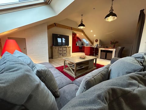 Communal lounge/ TV room, TV and multimedia, Kitchen or kitchenette, Living room, Seating area