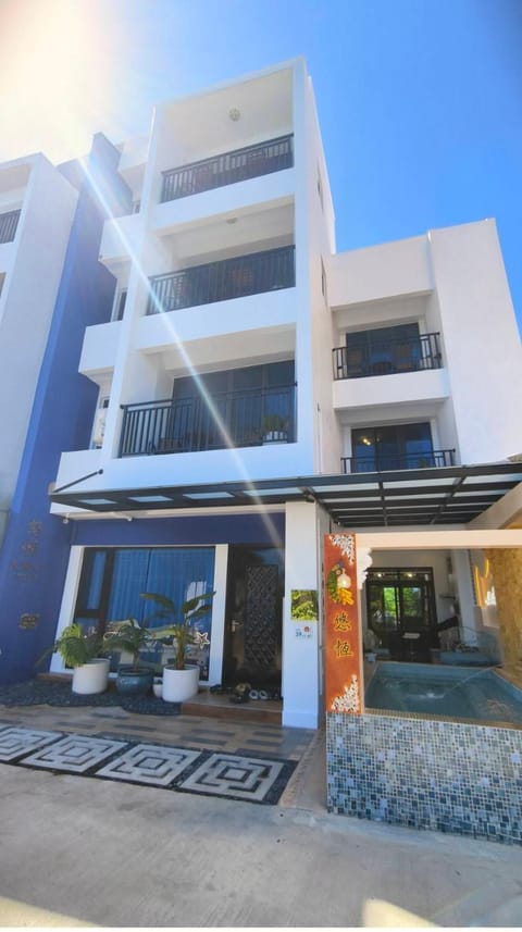Property building, Swimming pool